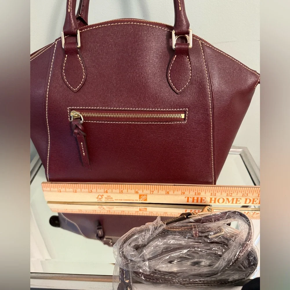 Dooney & Bourke reposhing this